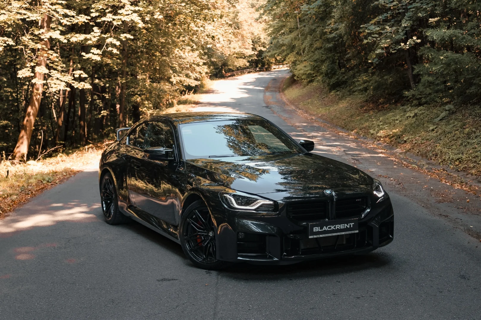 BMW M2 2023 - Kliknutím zobrazíte detail vozidla BMW M2 2023 petrol - Prenájom prémiového vozidla v BlackRent autopožičovni na Slovensku za 130,00€/deň