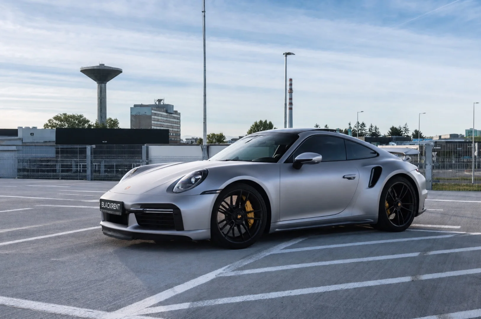 Porsche 911 2021 - Kliknutím zobrazíte detail vozidla Porsche 911 2021 petrol - Prenájom prémiového vozidla v BlackRent autopožičovni na Slovensku za 373,50€/deň