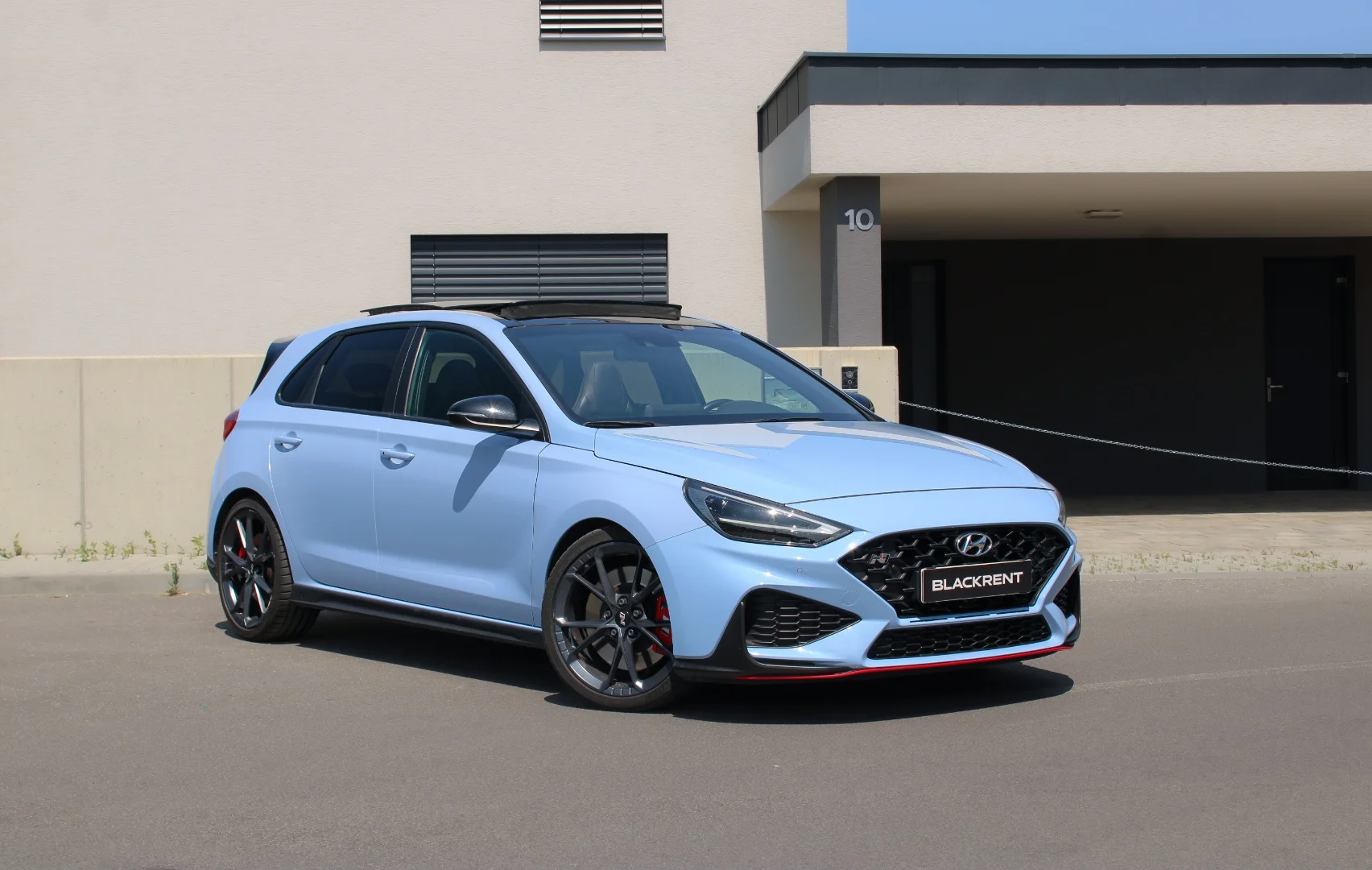 Hyundai i30N 2021 - Kliknutím zobrazíte detail vozidla Hyundai i30N 2021 petrol - Prenájom prémiového vozidla v BlackRent autopožičovni na Slovensku za 90,00€/deň